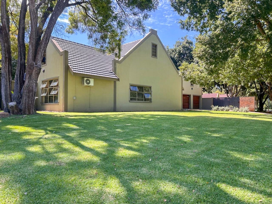 4 Bedroom Property for Sale in Mooivallei Park North West